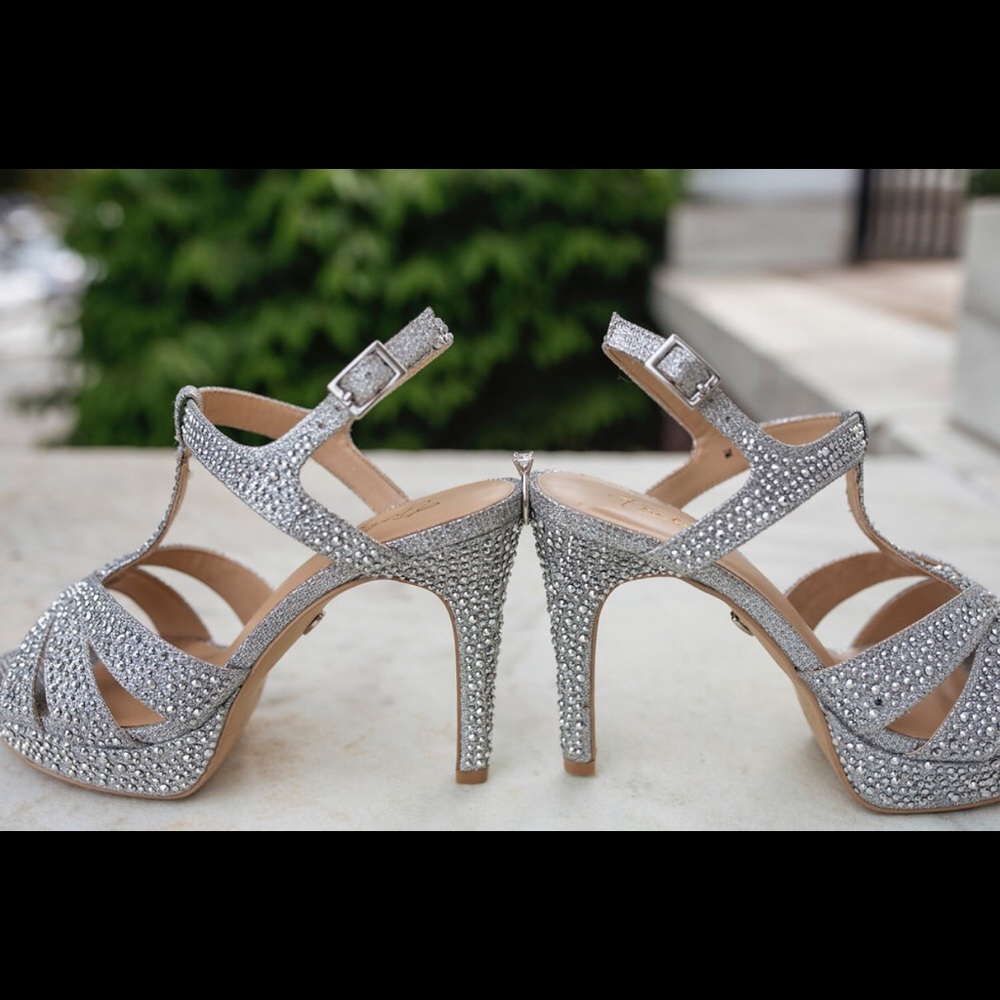 🤩🤩🤩Thalia Sodi🤩🤩🤩size 7